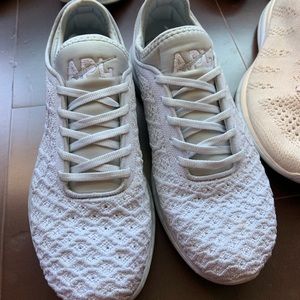APL Shoes - Women’s Techloom Phantom - Color: Steel APL Shoes - Women’s Techloom Phantom - Color: Steel